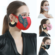 Cargar imagen en el visor de la galería, Reusable 3D Leaf Design Comfortable Face Mask