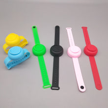 Lataa kuva Galleria-katseluun, New-upgrade Wristband Dispenser Hand Washing Watch(15ml,2PCS)
