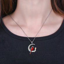 Laden Sie das Bild in den Galerie-Viewer. Women's Heart And Bird Necklace