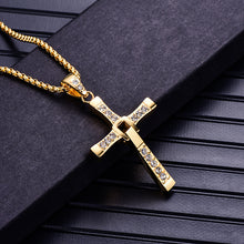 Laden Sie das Bild in den Galerie-Viewer. Men's Cross Pendant Necklace