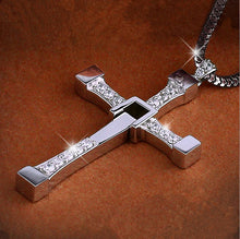 Laden Sie das Bild in den Galerie-Viewer. Men's Cross Pendant Necklace