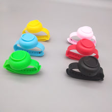 Lataa kuva Galleria-katseluun, New-upgrade Wristband Dispenser Hand Washing Watch(15ml,2PCS)