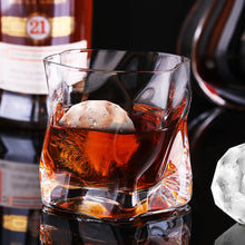 Lataa kuva Galleria-katseluun, 6 Hole Large Sphere Whiskey Ice Tray Mold with Lid