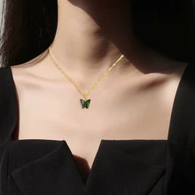 Laden Sie das Bild in den Galerie-Viewer. Women's Acrylic Color Butterfly Pendant Necklace