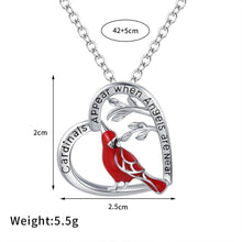 Laden Sie das Bild in den Galerie-Viewer. Women's Heart And Bird Necklace