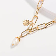 Laden Sie das Bild in den Galerie-Viewer. Women's Gold-Plated Exquisite Pendant Necklace