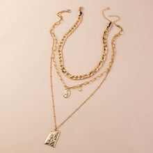 Laden Sie das Bild in den Galerie-Viewer. Women's Gold-Plated Exquisite Pendant Necklace