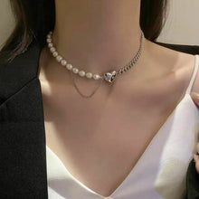 Lataa kuva Galleria-katseluun, Pearl Necklace for Women