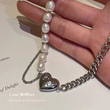 Lataa kuva Galleria-katseluun, Pearl Necklace for Women