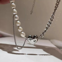 Lataa kuva Galleria-katseluun, Pearl Necklace for Women