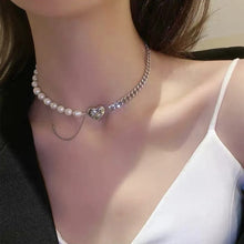 Lataa kuva Galleria-katseluun, Pearl Necklace for Women