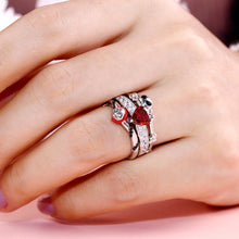 Load image into Gallery viewer, Halloween "Skull Couple" Heart Cut Ring Set