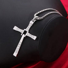 Laden Sie das Bild in den Galerie-Viewer. Men's Cross Pendant Necklace