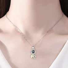 Laden Sie das Bild in den Galerie-Viewer. 2 PCS Spaceman Couple Necklace 100 Languages "I Love You "