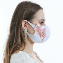Cargar imagen en el visor de la galería, Reusable 3D Leaf Design Comfortable Face Mask