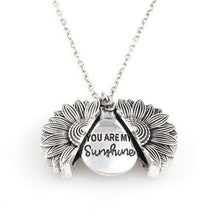 Chargez l'image dans la visionneuse de la galerie, Sunflower Necklace