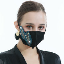 Cargar imagen en el visor de la galería, Reusable 3D Leaf Design Comfortable Face Mask