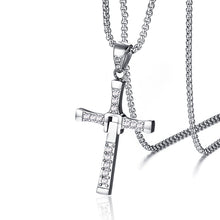 Laden Sie das Bild in den Galerie-Viewer. Men's Cross Pendant Necklace