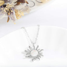 Lataa kuva Galleria-katseluun, Moon and Sun Layered Necklace Gift for Women