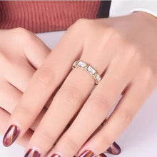 Load image into Gallery viewer, WOMEN'S COPPER CROSS RING